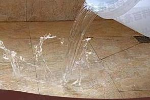 策勒漏水维修 免砸砖防水材料该如何施工